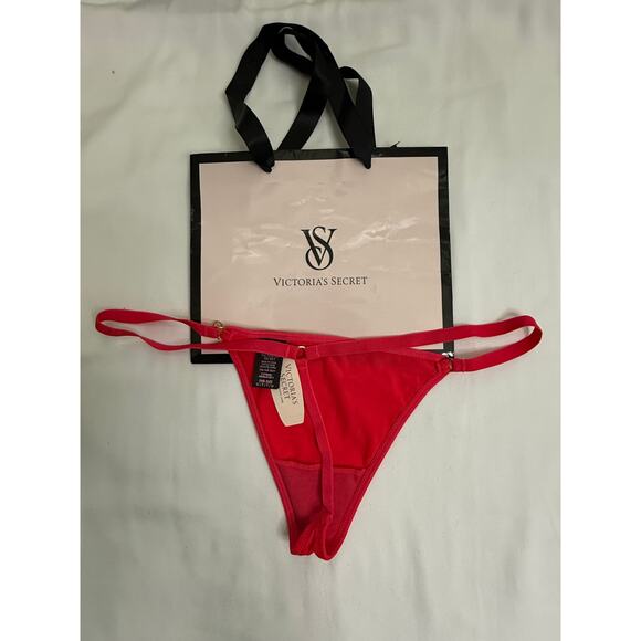 Vintage Victoria's Secret Satin Silky Smooth Charm V-String Thong Panty OS Red - Picture 2 of 3